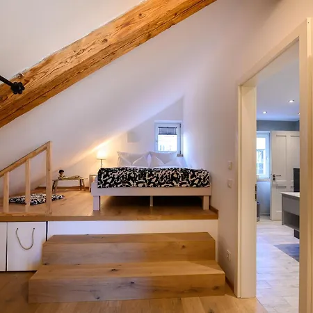Loft 아파트 *